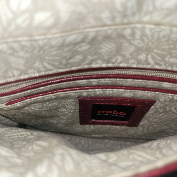 HOBO Vintage Leather Crossbody - Picture 3 of 8